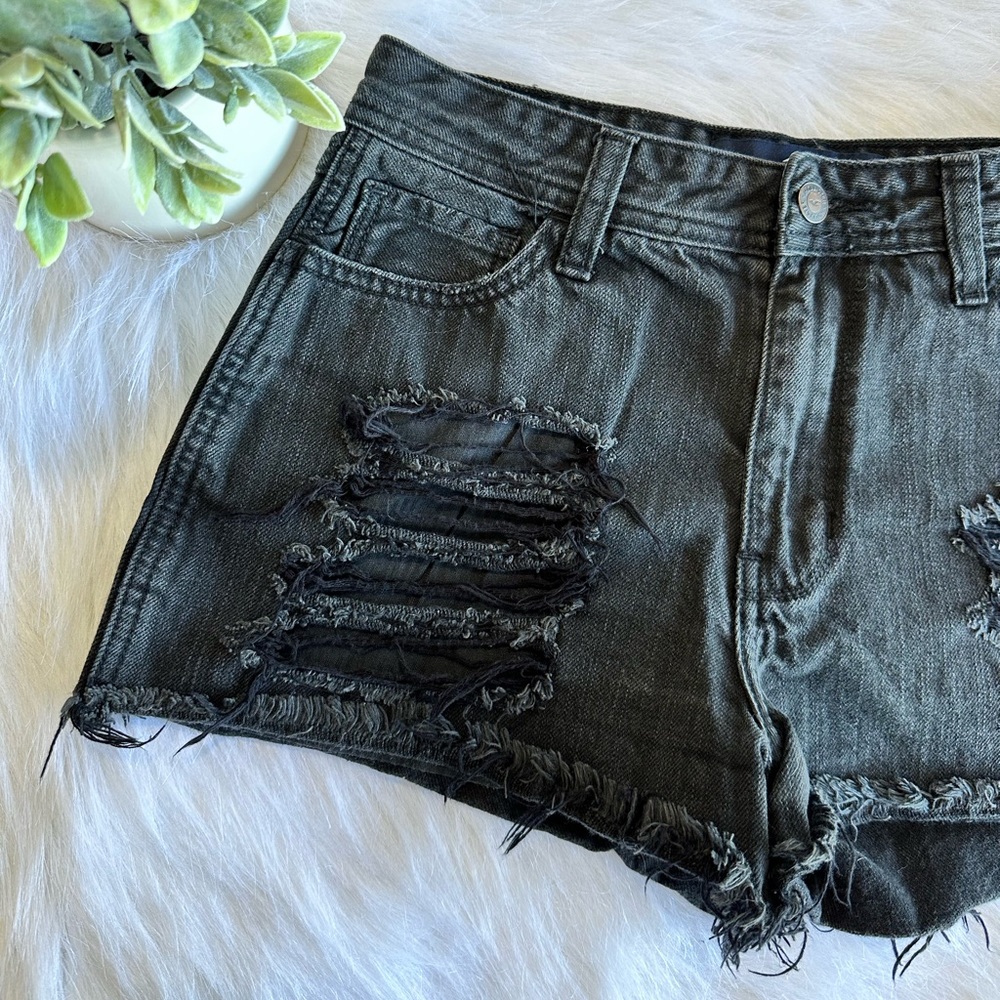 Hollister Black High Rise Boyfriend Short - Distressed Black - 100% Cotton